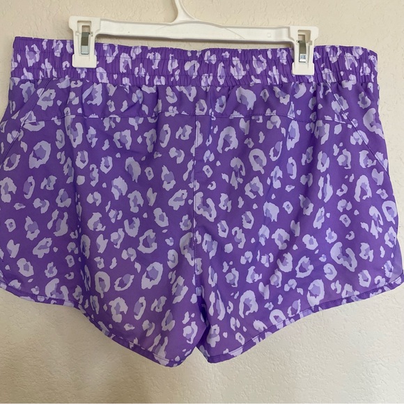 All In Motion Midrise Run Purple Cheetah Print Shorts Size L - Picture 5 of 8